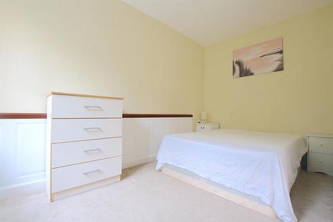 undefined, St. Katharines Way, London E1W