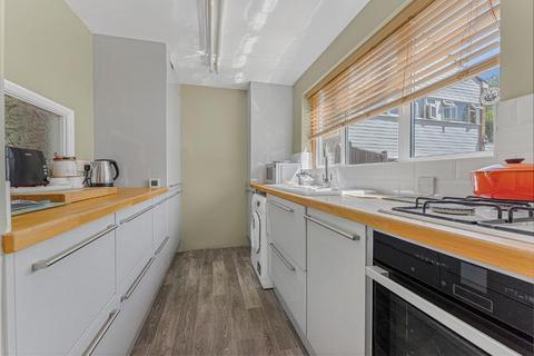 4 bedroom end of terrace house for sale, Contessa Close, Farnborough Village, Orpington, Kent, BR6 7ER