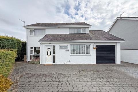 4 bedroom detached house for sale, Cae Gwyn, Caernarfon, Gwynedd, LL55