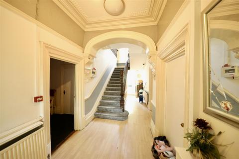 14 bedroom end of terrace house for sale, Park Avenue, HU5, Hull