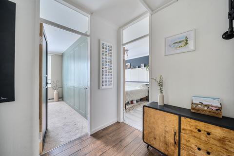 2 bedroom apartment for sale, Woodland Road, London