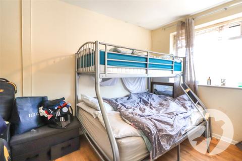 15 Brook Vale, Erith, DA8 1JP