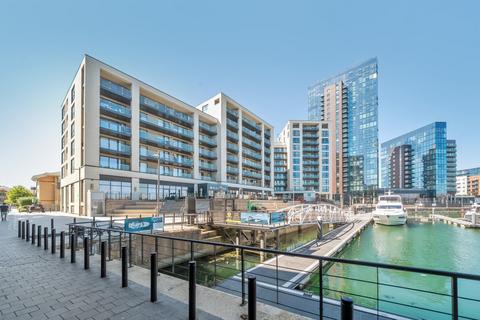 3 bedroom apartment for sale, Maritime Walk, Ocean Village, Southampton