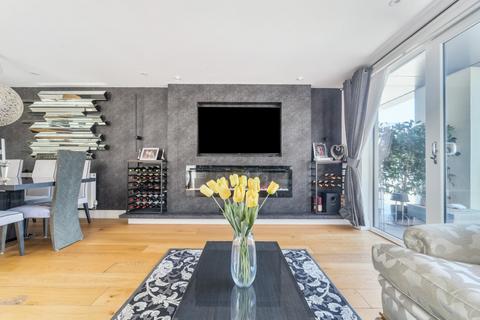 3 bedroom apartment for sale, Maritime Walk, Ocean Village, Southampton