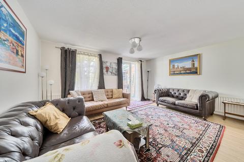 3 bedroom end of terrace house for sale, Monarchs Way, Ruislip