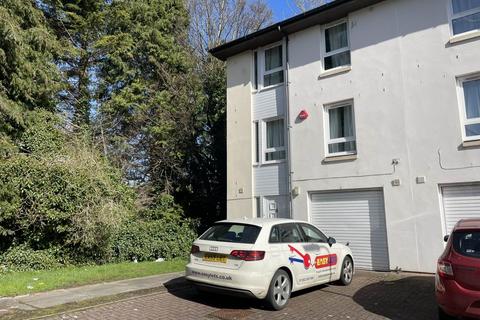 5 bedroom house to rent, 22 Friary Gardens, ,