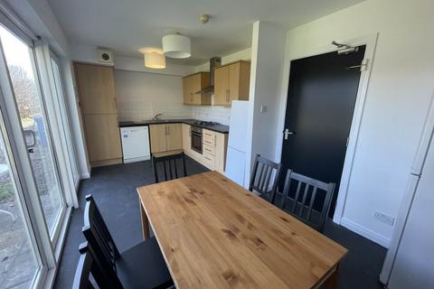 5 bedroom house to rent, 22 Friary Gardens, ,