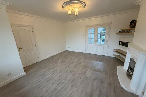 3 bedroom semi-detached house to rent, Bolton BL3