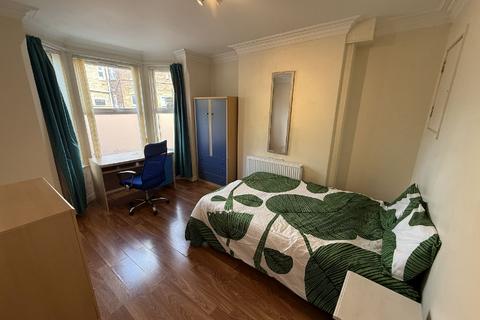 4 bedroom house to rent, Nottingham NG7
