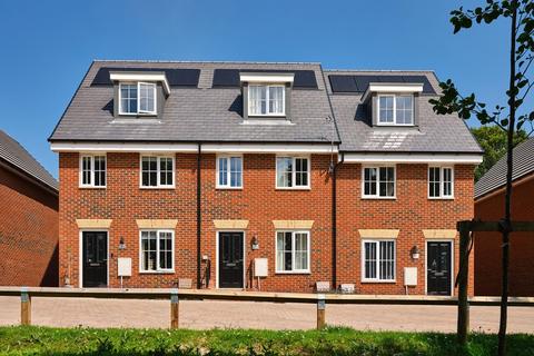 3 bedroom terraced house for sale, The Braxton Special - Plot 212 at Stour View, Stour View, Pioneer Way CO11