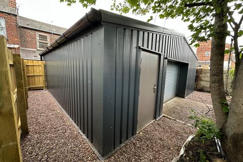 Warehouse to rent, 118-122 Castle St Stockport SK3 9AL