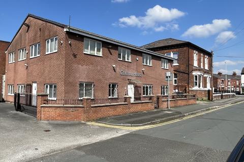 Office to rent, Wellington Grv Stockport SK2 6RH