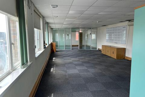 Warehouse to rent, Central Way Feltham TW14 0UZ