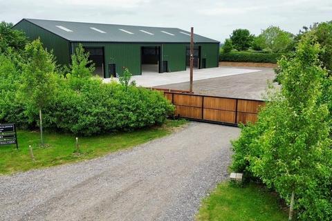 Warehouse to rent, Unit A, Godington Buildings Bicester OX27 9AE