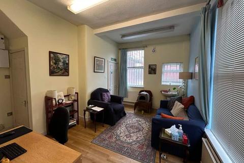 Office to rent, 104-108 Kennerley Rd Stockport SK2 6EY
