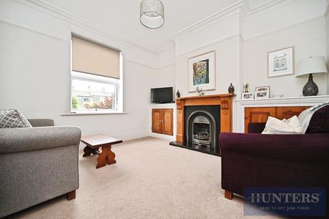 4 bedroom terraced house for sale, Wells Road, Guiseley, Leeds