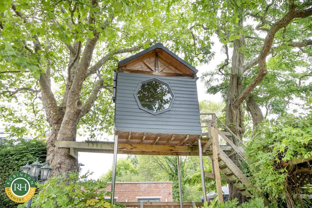 Tree house