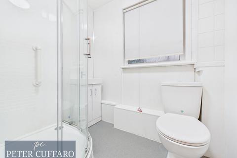 1 bedroom flat for sale, Ogard Road, Hoddesdon EN11