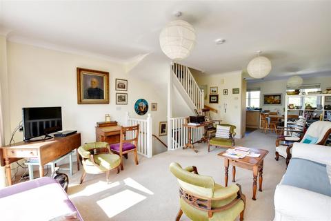 undefined, Pottery Court, Rye