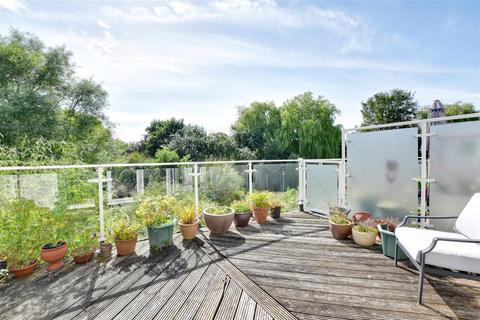 3 bedroom house for sale, Pottery Court, Rye