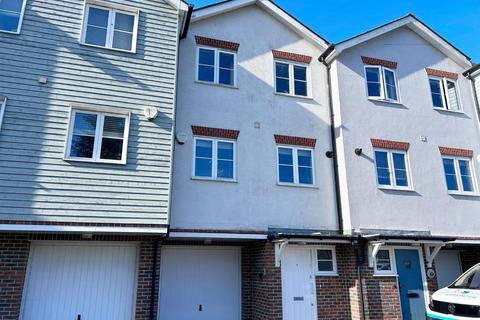 3 bedroom house for sale, Pottery Court, Rye