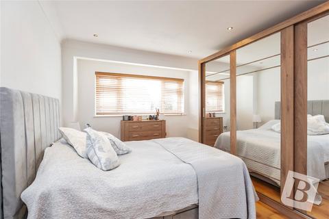 3 bedroom semi-detached house for sale, Cheshire Close, Hornchurch, RM11