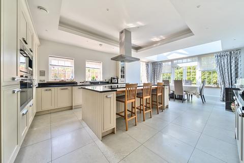 5 bedroom detached house for sale, Marian Gardens, Bromley