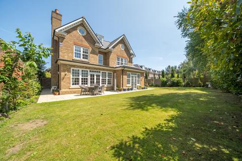 5 bedroom detached house for sale, Marian Gardens, Bromley
