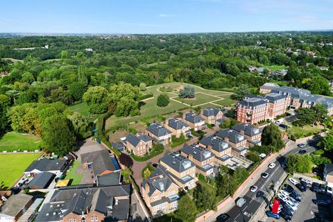 5 bedroom detached house for sale, Marian Gardens, Bromley