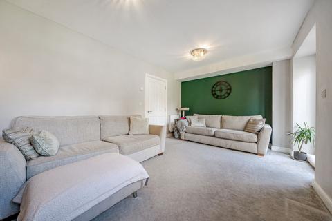 6 Hutton Hall Drive, Bradford, BD2 2AP