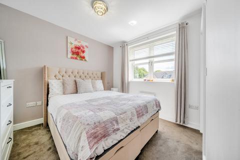 6 Hutton Hall Drive, Bradford, BD2 2AP