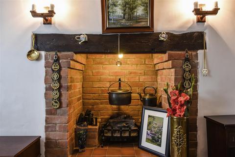 2 bedroom cottage for sale, Ludgershall Road, Collingbourne Ducis, Marlborough