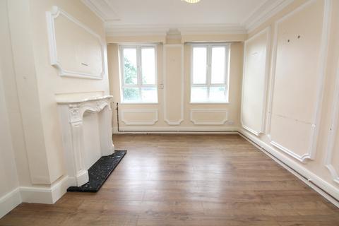 2 bedroom apartment to rent, Corbets Tey Road, RM14