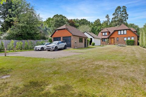 4 bedroom detached house for sale, Herons Lea, Crawley RH10