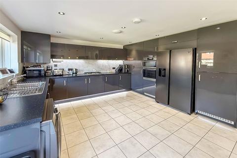 4 bedroom detached house for sale, Etherington Place, Littlehampton, West Sussex