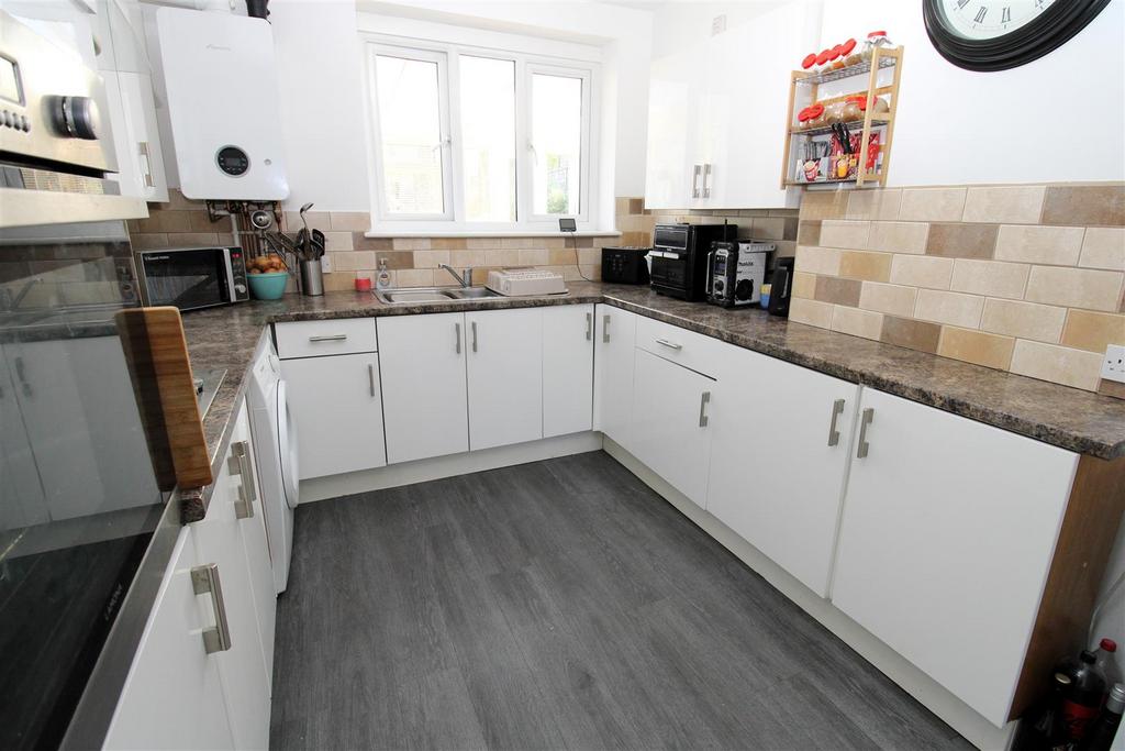 Kitchen1.JPG