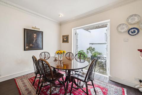 undefined, Anns Close, London, SW1X