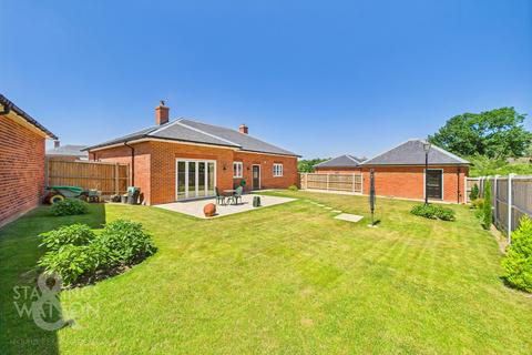 3 bedroom detached bungalow for sale, Holly Close, Norwich NR14
