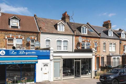 3 bedroom apartment for sale, St. Marks Road, Enfield, EN1 1BJ