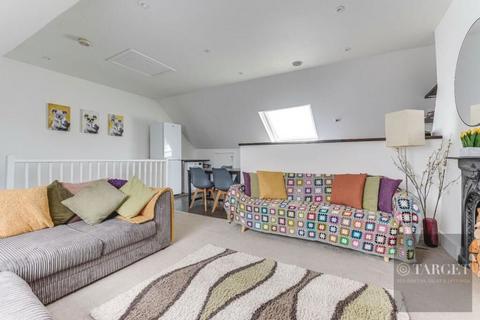 3 bedroom apartment for sale, St. Marks Road, Enfield, EN1 1BJ