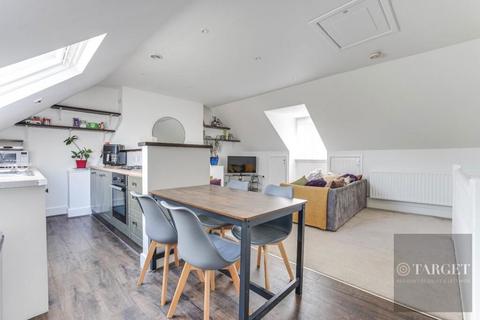 3 bedroom apartment for sale, St. Marks Road, Enfield, EN1 1BJ
