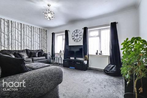Flat 4, 39 Carnarvon Road, Clacton-on-sea, CO15 6QF