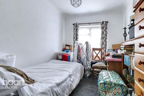 Flat 4, 39 Carnarvon Road, Clacton-on-sea, CO15 6QF