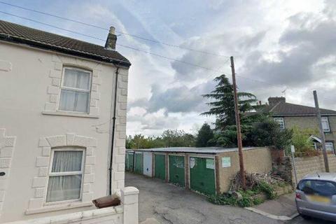 Garage to rent, Queens Road, Gillingham ME7