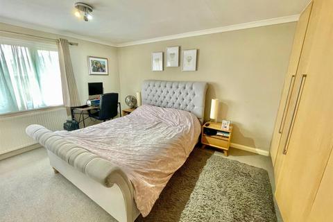 12 Greville Close, Welham Green, Hatfield, AL9 7ED