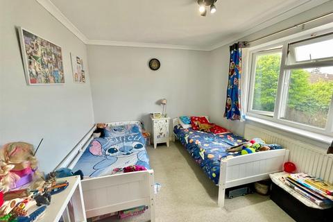12 Greville Close, Welham Green, Hatfield, AL9 7ED