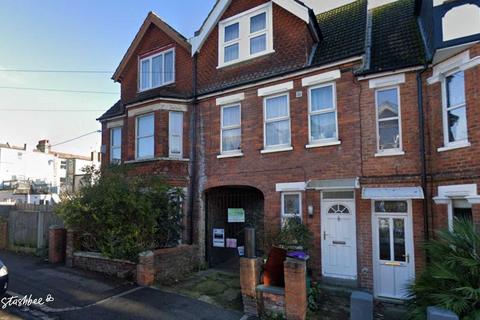 Garage to rent, Linden Crescent, Folkestone CT19