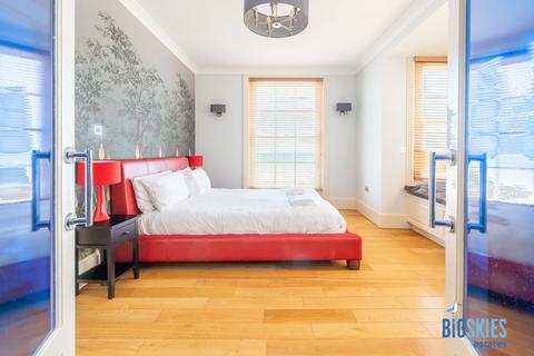 2 bedroom apartment for sale, Promenade, Cromer, NR27