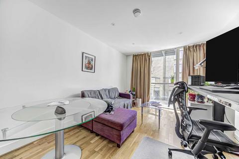1 bedroom flat to rent, Times Square, London E1