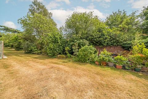 7, Dolphin Court Dolphin Close, Surbiton, KT6 4DZ